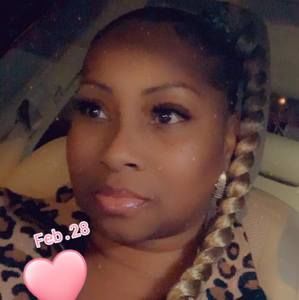 Meet your Posher, Monique